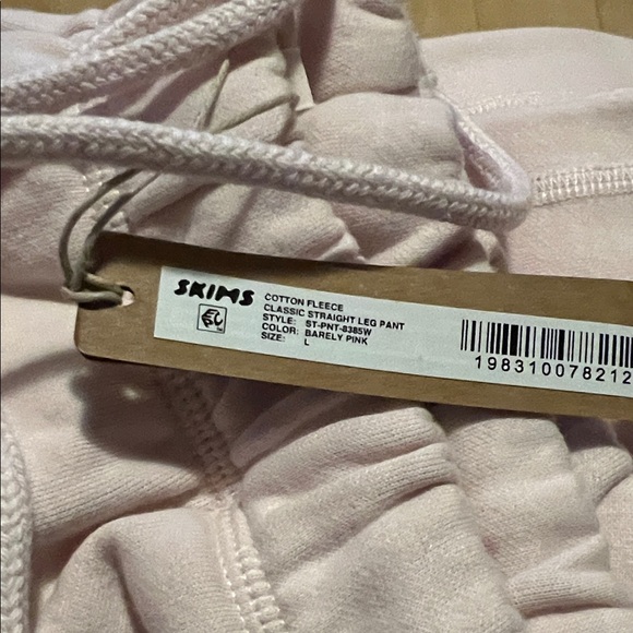 SKIMS Pink Straight Leg Pants - Picture 2 of 6